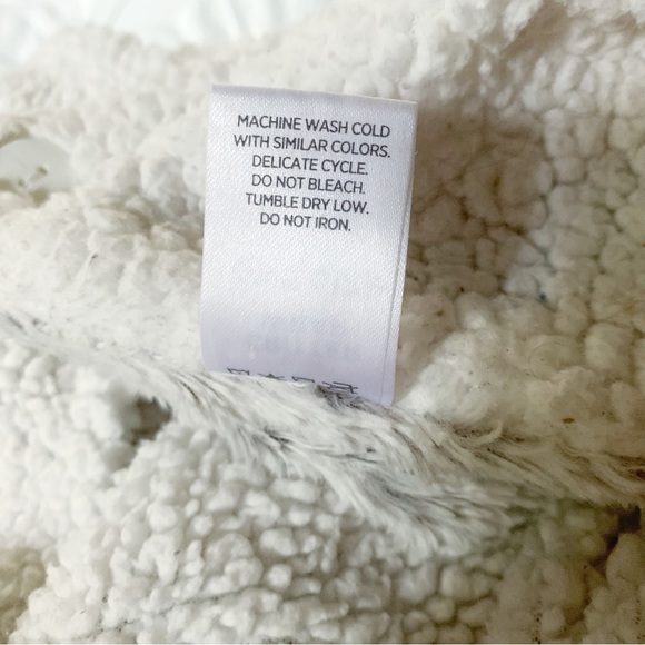 Members Mark Unicorn Cozy Plush Hooded Critter WRAP Animal - Picture 8 of 8